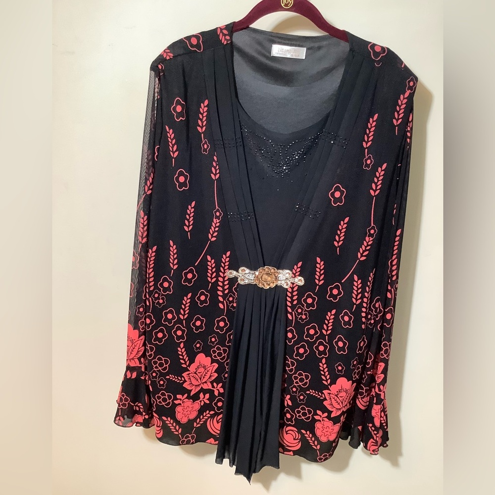 Yitonglian fancy tunic with lots of embellishments coral flowers & leaves. 1X